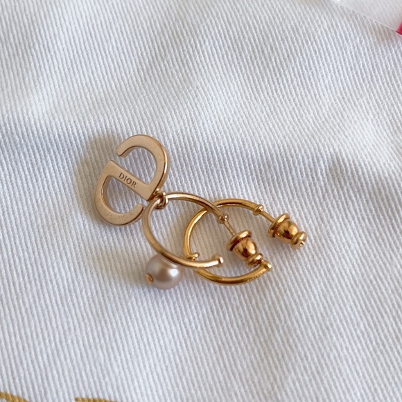 Dior Petit CD Earrings Pink-Finish Metal, Pink Resin Pearl and Pink Crystals - Picture 12 of 15